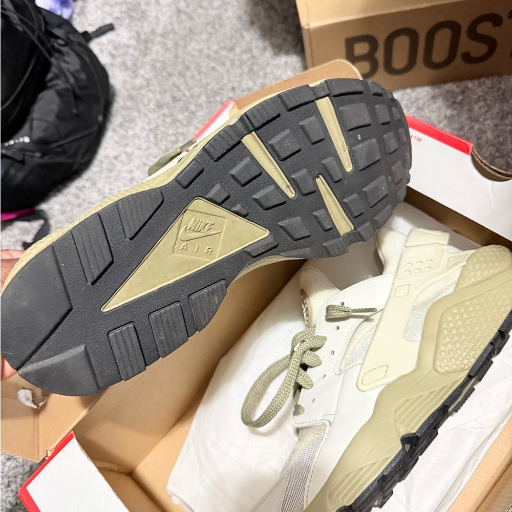 Nike Cream and Black Sneakers with Cushioned Sole